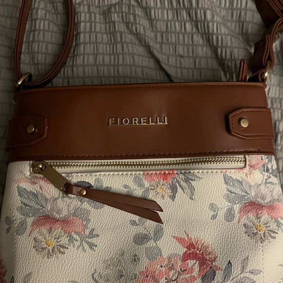 Fiorelli Women's Lila Crossbody Handbag, Floral - Picture 4 of 12